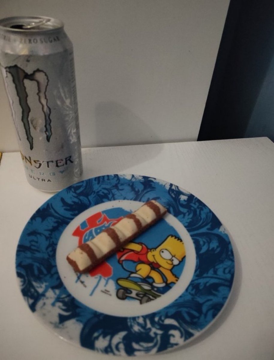 LauLaLokita's tweet photo. breakfast in spain https://t.co/2tw8aAJgI1