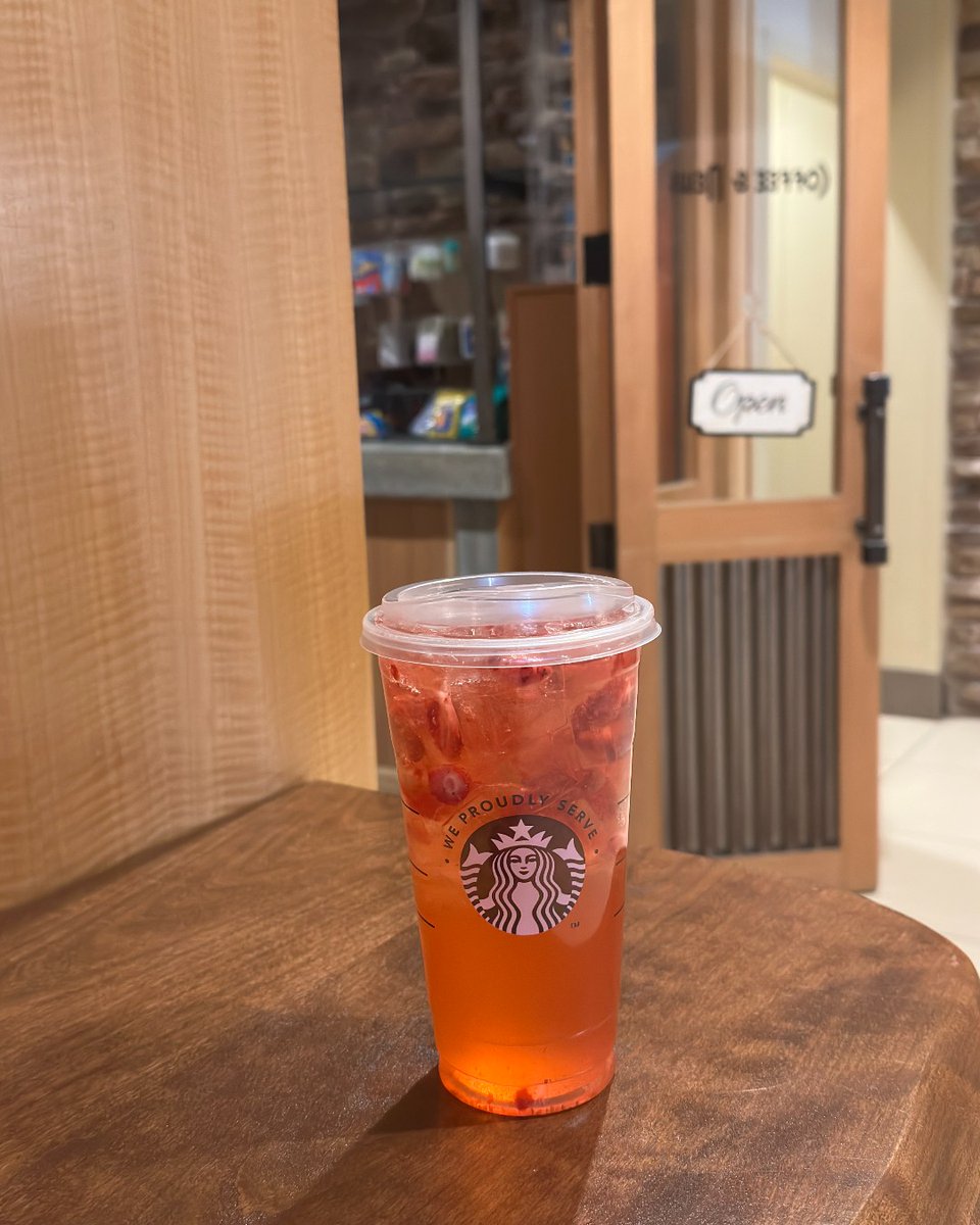 It's officially refresher season at #RadissonDtwnSLC.

We proudly serve Starbucks daily for your big meeting, day of shopping, or sightseeing.

#downtownslc #simplydelightful #saltpalace #vivintarena #cofeeandnews #citycreekcenter