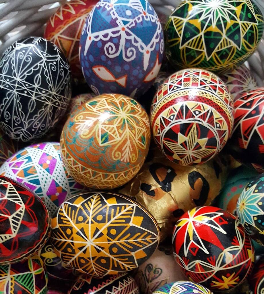 #ukrainianeggs #pysanky #cherspysanky #eggs #eggseggseggs #eggart #prayersforukraine #moreisbetter instagr.am/p/CrRJa6AJZbr/