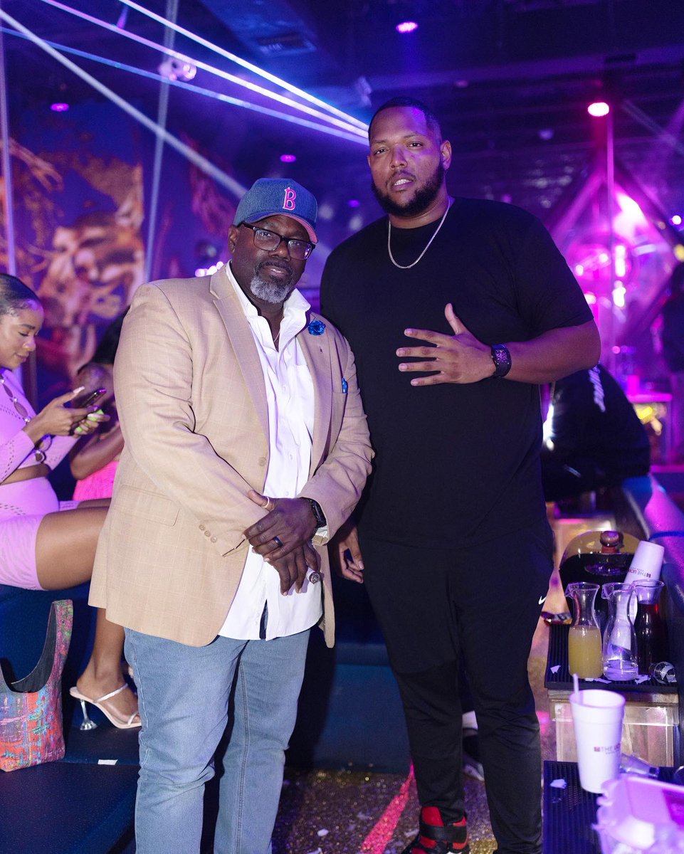 MarvelBishop's tweet image. The one of many to come. Appreciate everyone for coming out, vibes were on point! Stay tuned for the next stop.
.
#OnlyTheBES #VipHost #miamiinfluencer #MiamiEvents #Nightlife #Klub24