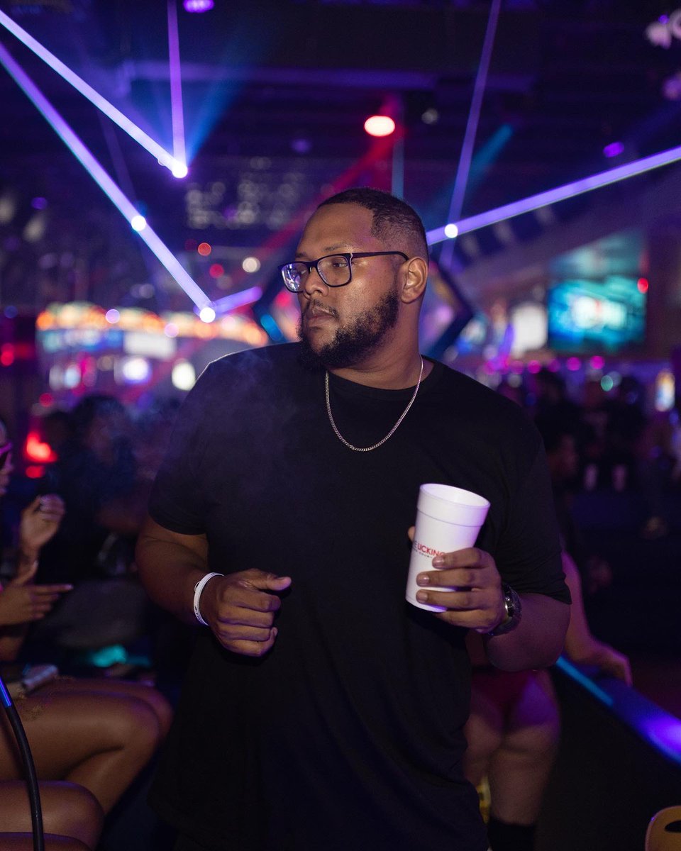 MarvelBishop's tweet image. The one of many to come. Appreciate everyone for coming out, vibes were on point! Stay tuned for the next stop.
.
#OnlyTheBES #VipHost #miamiinfluencer #MiamiEvents #Nightlife #Klub24