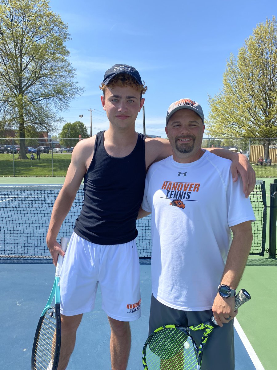 johnzitto1's tweet photo. @HanoverTenn1s @HanoverHS @HPSDAthletics what a fun team and an enjoyable season
thanks to Hanover Boys 🎾 https://t.co/gy7blpeFYr