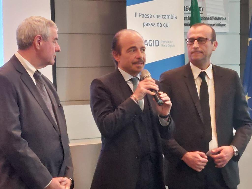 Oggi in visita ad <a href="/AgidGov/">AGID</a>, dopo la recente nomina del dg Mario Nobile, per conoscere e ringraziare le tante professionalità che prestano servizio all’interno dell’Agenzia.
Agid ha un ruolo fondamentale per rendere il nostro Paese più competitivo attraverso l’innovazione .