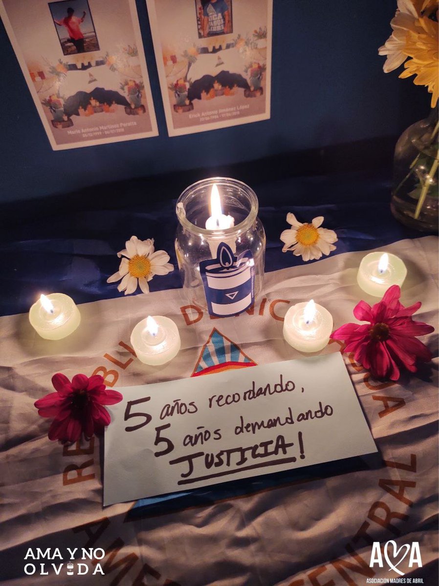 museomemoria_ni's tweet photo. 🕯️💙🖤Seguimos compartiendo altares creados por la comunidad que es parte de nuestra lucha contra el olvido.🕯️💙🖤 https://t.co/cJq0C9LErG
