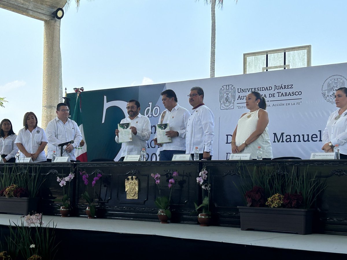 DgpeiU's tweet photo. El Director de la DAMJ de la UJAT de JOSE Manuel Vazquez rinde su primer informe de actividades. La UJAT en la rendición de cuentas https://t.co/Wa7kjMpO2Y