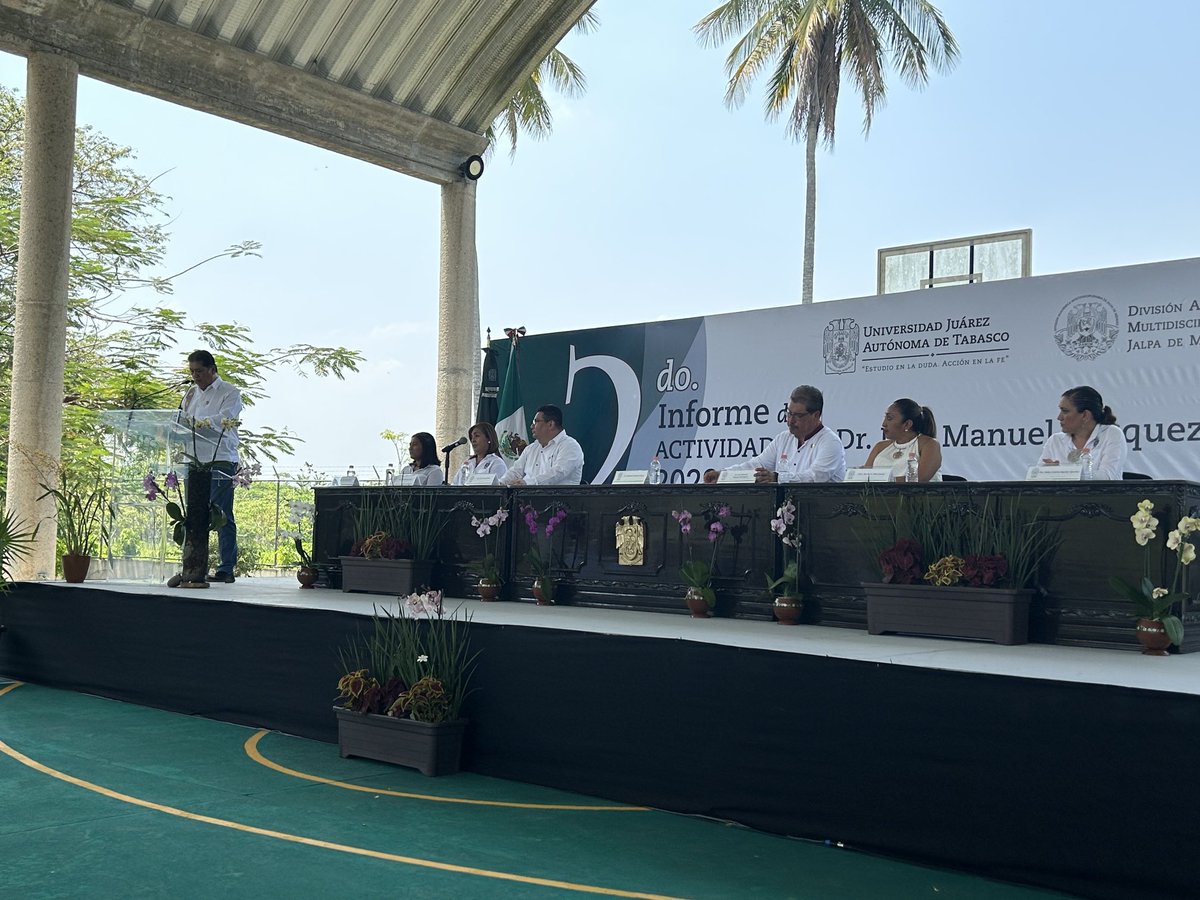 DgpeiU's tweet photo. El Director de la DAMJ de la UJAT de JOSE Manuel Vazquez rinde su primer informe de actividades. La UJAT en la rendición de cuentas https://t.co/Wa7kjMpO2Y