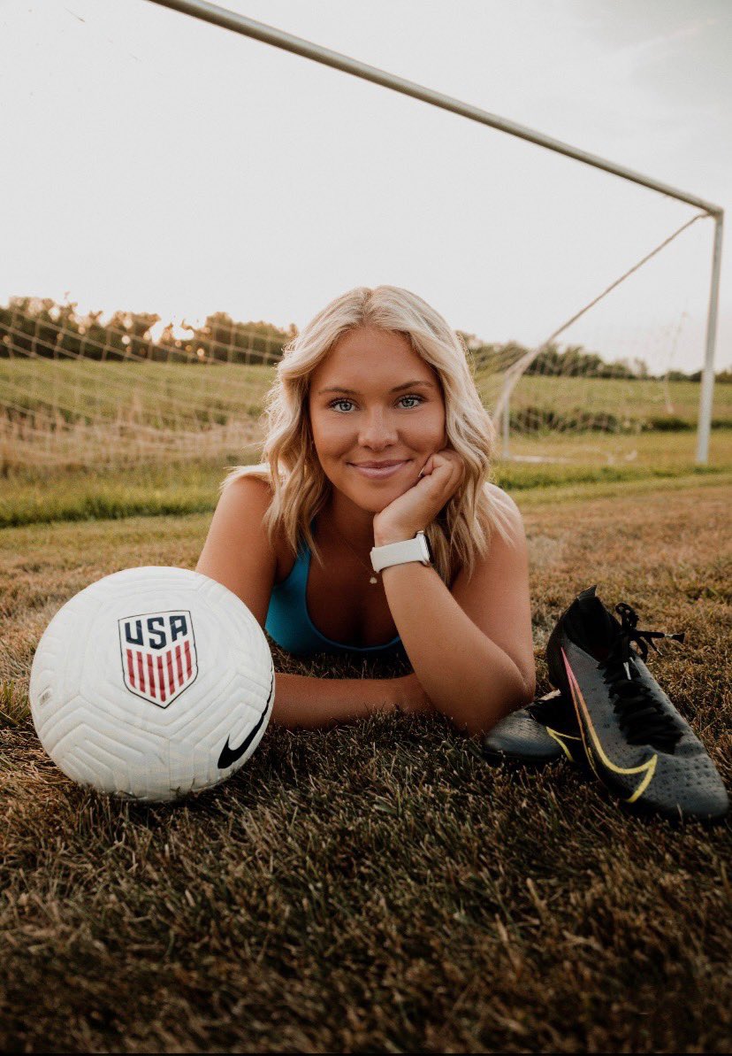 norris_soccer's tweet photo. 🌟SENIOR SPOTLIGHT🌟

#29 Payton Wilkinson 

Future plans: Attend UNL and major in Interior Design
Fav memory: Giving Coach Talero his fish at the end of last season🐟

We’ll miss you, Payton! https://t.co/fb3Nb7dV43