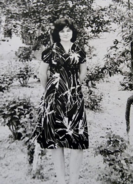 qirimlia's tweet image. On the left: my grandma in Uzbekistan, 1976
On the right: me in Spain, 2023
What do our photos have in common?
We are in exile. We are not allowed to live in Crimea. Why?
Because we are Crimean Tatars.
Because russians are trying to destroy our nation and steal our land.