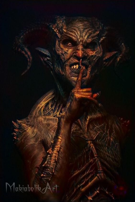 Ssh .... Quite!🖤🖤🖤