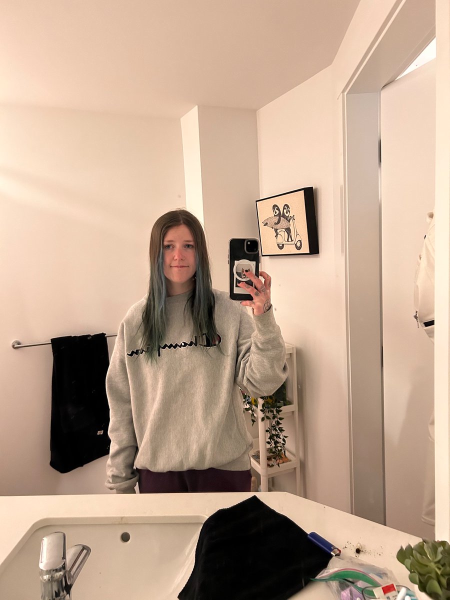 trippy_spliff's tweet photo. Happy 420 I’m already done work for the day life is great (jk I actually cried a bit) https://t.co/oIwnfAHNql