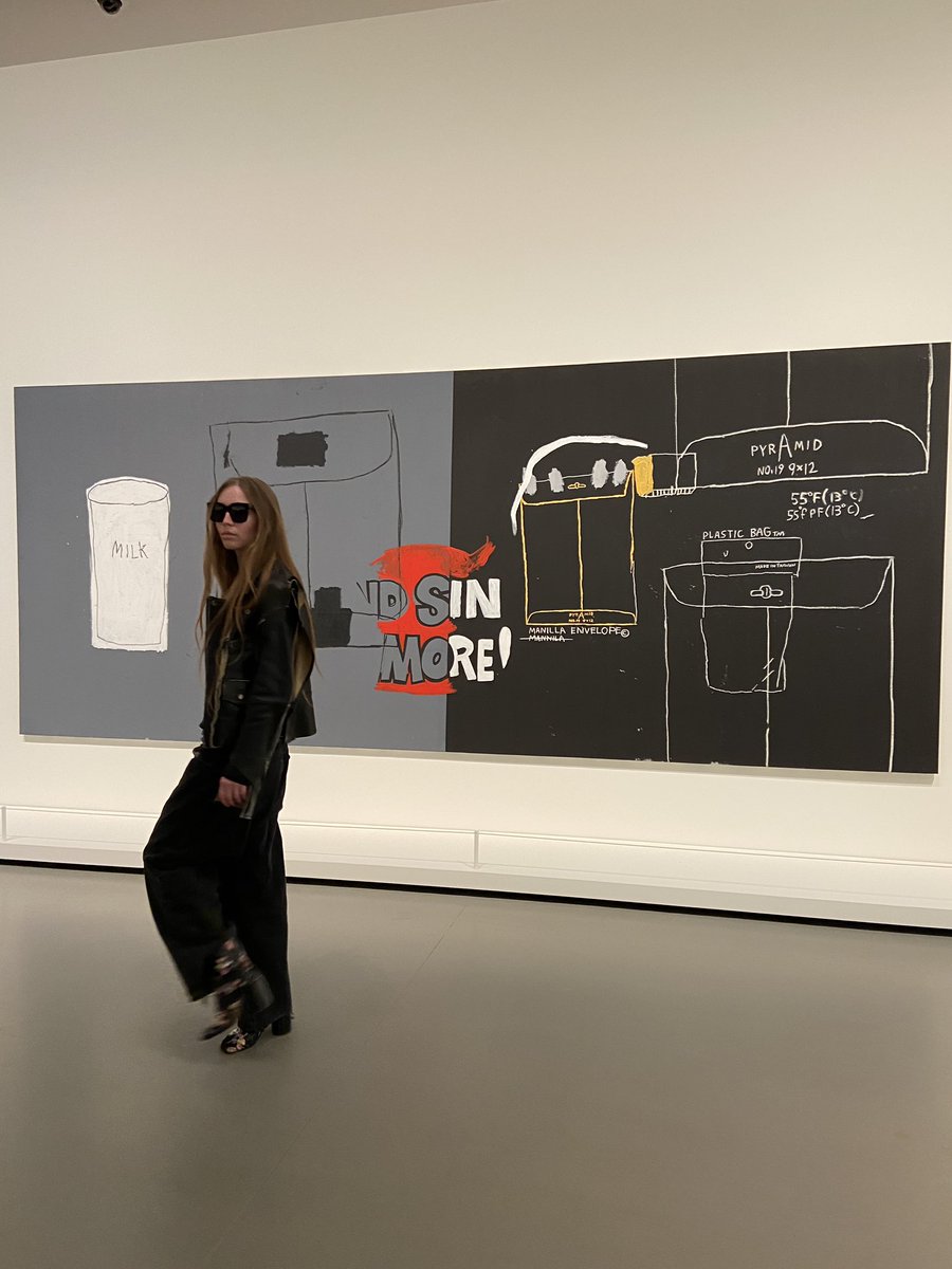 pussymargiela's tweet photo. Basquiat x Warhol exhibition went crazy. https://t.co/jp8p9bWEYO