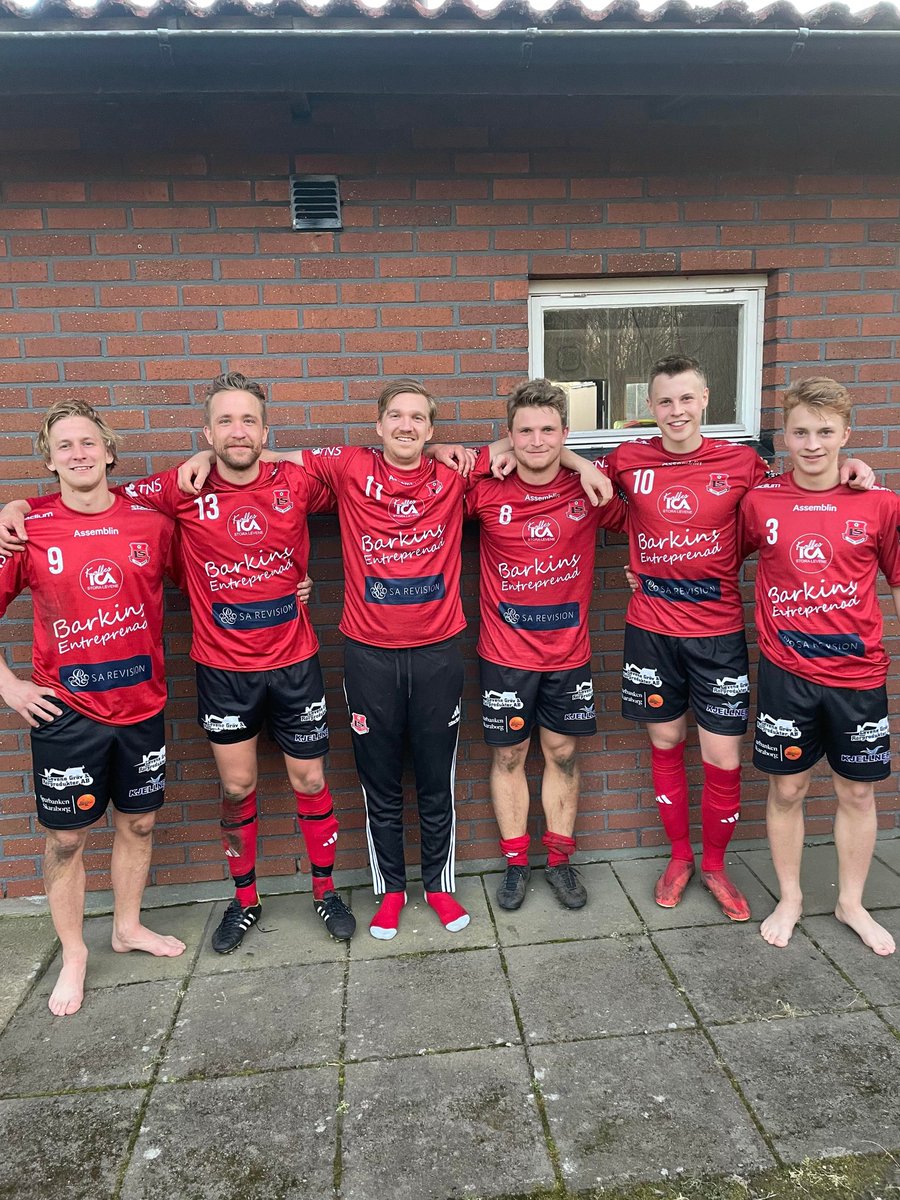 LSIFherr's tweet photo. Här kommer dagens målskyttar!

Från vänster R. Fritsch, Ro.Larsson X2, E. Larsson, F. Dahlgren, A. Wejshag, P. Karlsson

🔴⚫🔴⚫🔴⚫ https://t.co/QZYcxJblp1