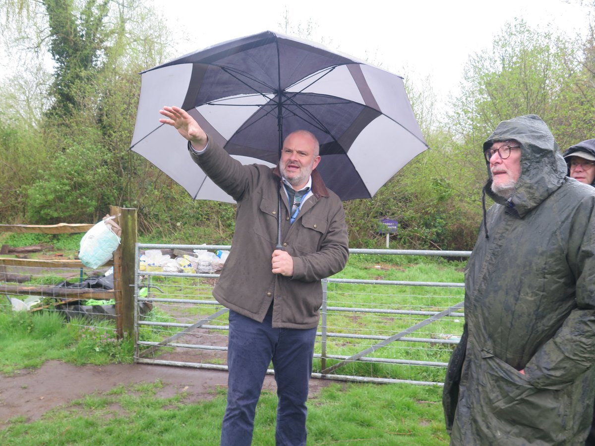susanjcarey's tweet photo. Here is @Kent_cc tree officer James Clow with Matthew Balfour chairman of the Kent Nature Partnership on our very wet visit today to some of the #PlanTree plantings in Canterbury. Since January we've planted over 40,000 trees across Kent. James says it's great weather for trees! https://t.co/xA5Zwy3Yhs