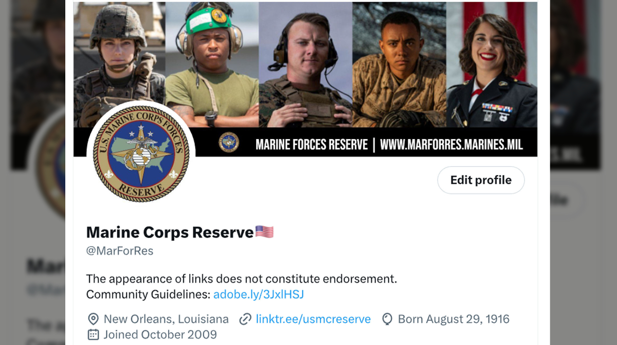 marforres's tweet photo. For us, nothing says 'Verified' like the Stars and Stripes. 🇺🇸
#Marines #USA #SemperFi #Twitter #ByeByeBlue https://t.co/WthIsAgaWA