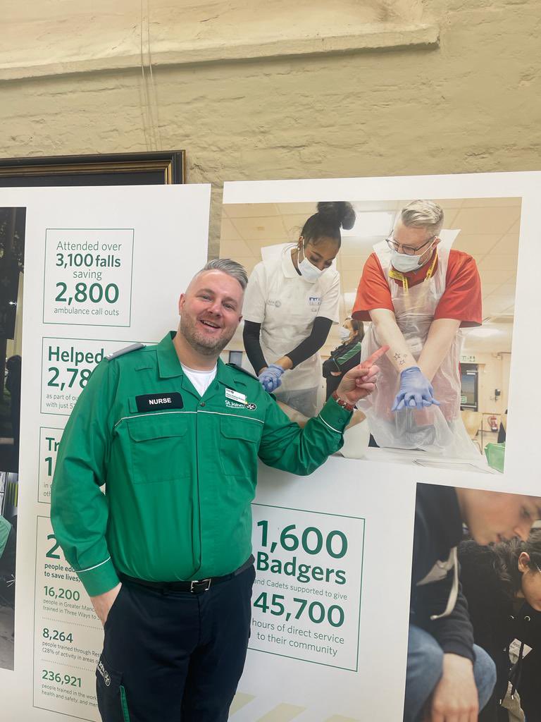 PeterHollely's tweet photo. #NHSCadets
Proud to of supported the @NHSEngland & @stjohnambulance partnership set up by @CNOEngland delivered @croydonhealth
I started my journey in healthcare as a St John Badger, my nursing career started as a Cadet Nurse
The NHS is busy but it’s the best job in the world https://t.co/vzSBldau6M
