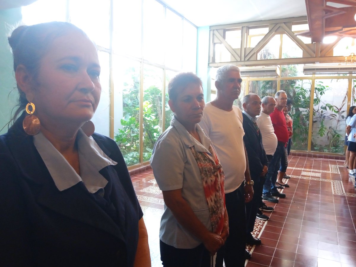 #Camagüey en el Salón de Protocolo Nicolás Guillén Batista de la Plaza de la Revolución Ignacio Agramonte,  reciben la Distinción Mario Muñoz , destacados trabajadores del sector de las comunicaciones  por su labor ininterrumpida durante 20 y 25 años.<a href="/tvcamaguey/">Televisión Camagüey</a>