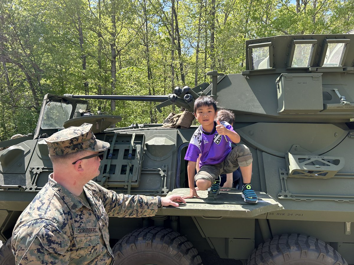 AmandaRGrant's tweet photo. We had a great week celebrating our Military kids. #MonthoftheMilitaryChild #pwcsnews
#Ashlandsoar #purpleupday https://t.co/ZRBBCKrR2k