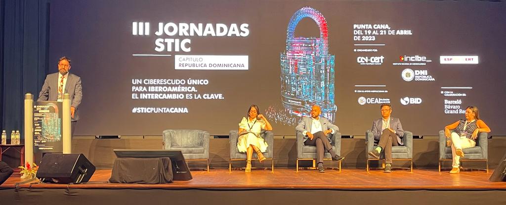 En las 3ras Jornadas STIC <a href="/el_BID/">Banco Interamericano de Desarrollo</a> lideró dos paneles temáticos. Uno referido a modelos de gobernanza en ciberseguridad, donde se destacó la importancia de los marcos normativos y regulatorios habilitantes. Contamos con la participación de República Dominicana, Chile y Paraguay.