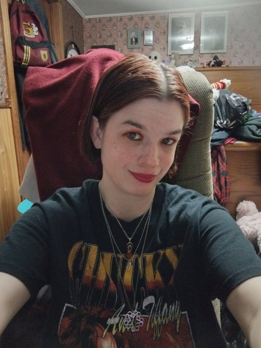 MeganEHarmon's tweet photo. Wearing keep it together and heavens calling along with my bff necklace jasmine has the other one. @NeverTakeitOff @andyblack #nevertakeitoff #ntio 🖤❤️ https://t.co/OIFlqK3Ef6