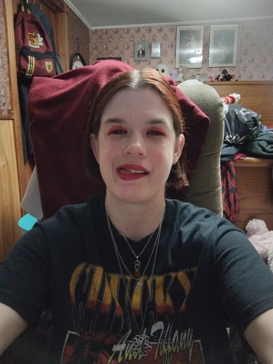 MeganEHarmon's tweet photo. Wearing keep it together and heavens calling along with my bff necklace jasmine has the other one. @NeverTakeitOff @andyblack #nevertakeitoff #ntio 🖤❤️ https://t.co/OIFlqK3Ef6