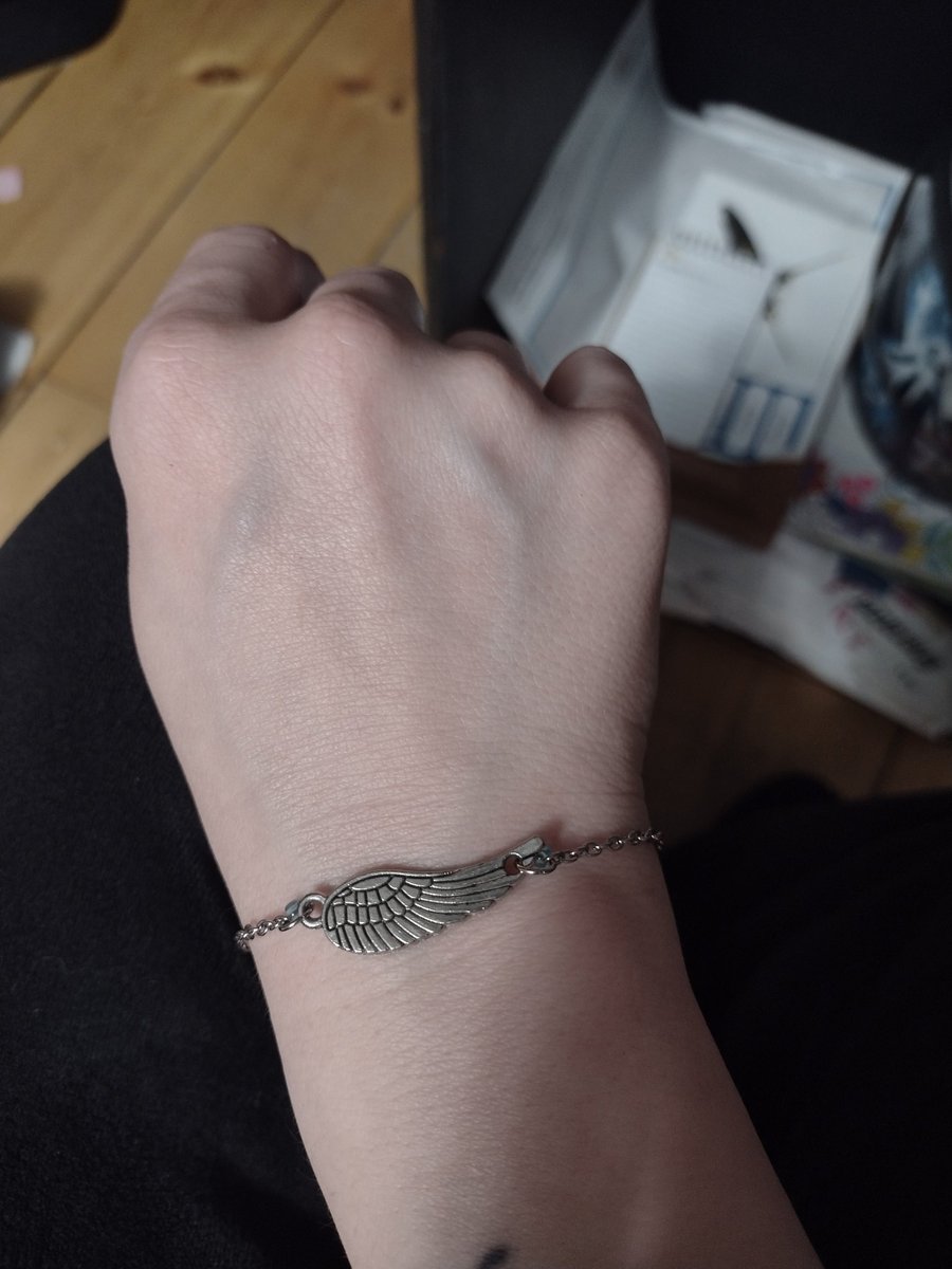 MeganEHarmon's tweet photo. Wearing keep it together and heavens calling along with my bff necklace jasmine has the other one. @NeverTakeitOff @andyblack #nevertakeitoff #ntio 🖤❤️ https://t.co/OIFlqK3Ef6