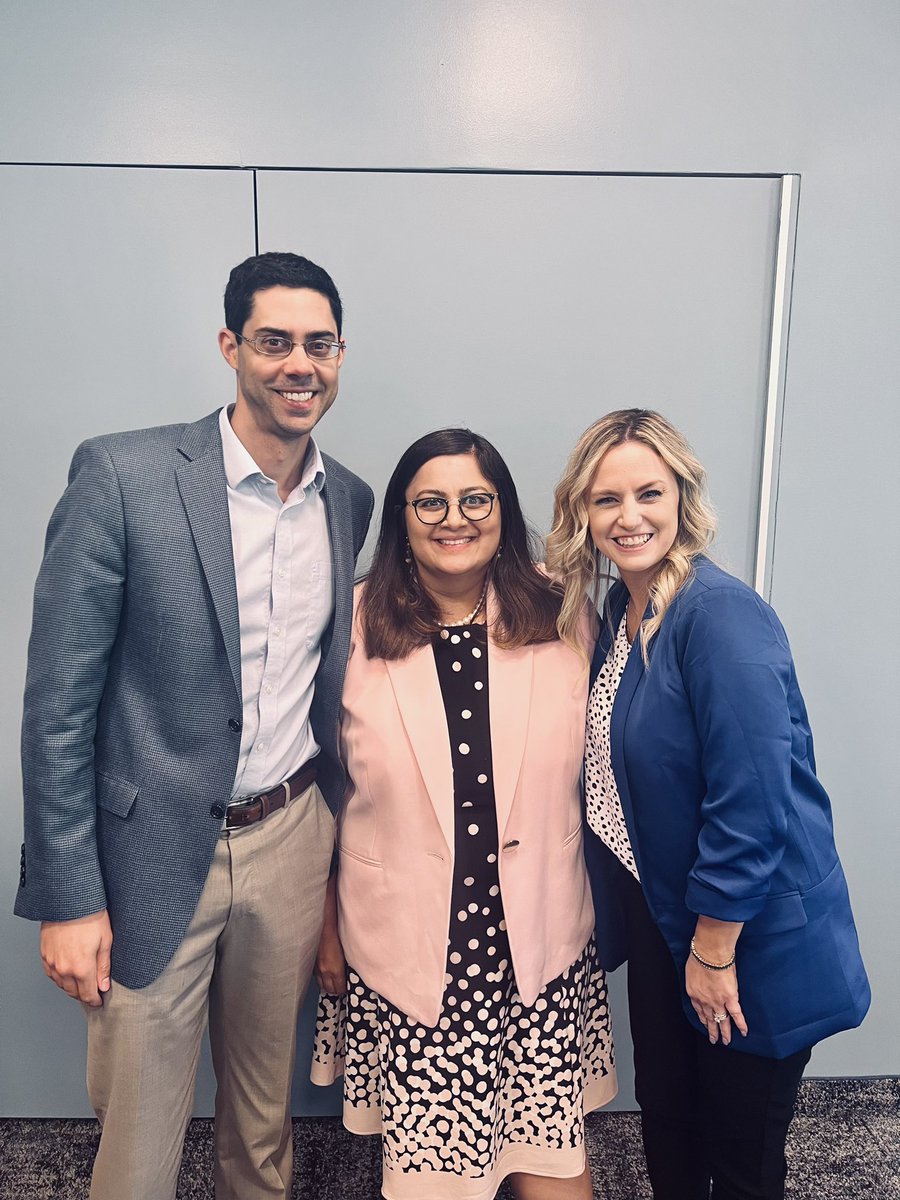 Past Moffitt fellows at the NCCN headquarters today !😃@MikeShafiq @drshieldsmd @MoffittNews