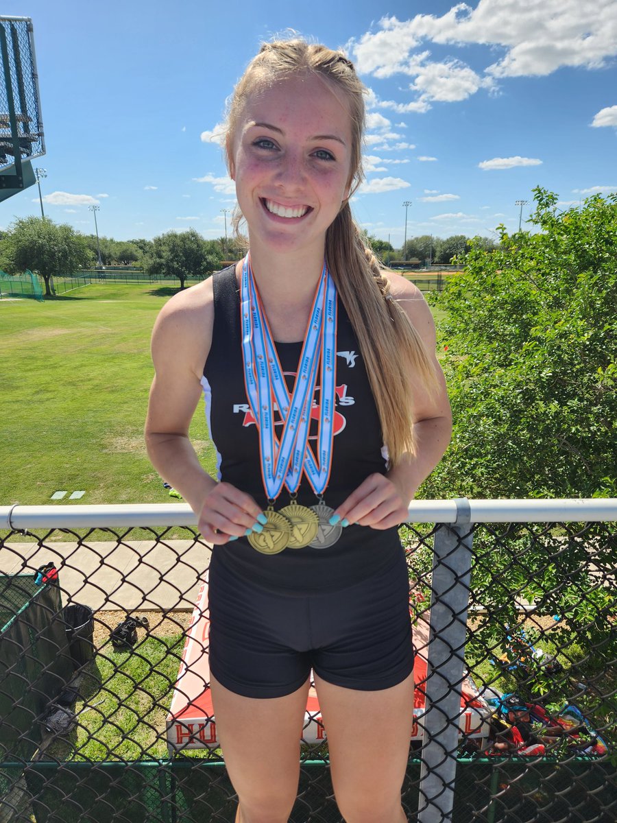 StanCoburn13's tweet photo. Top Female Performer today for the Runnin Raiders. 3 for 3.
PR's in all. 28 points. Great day. https://t.co/TAff4GEIhW