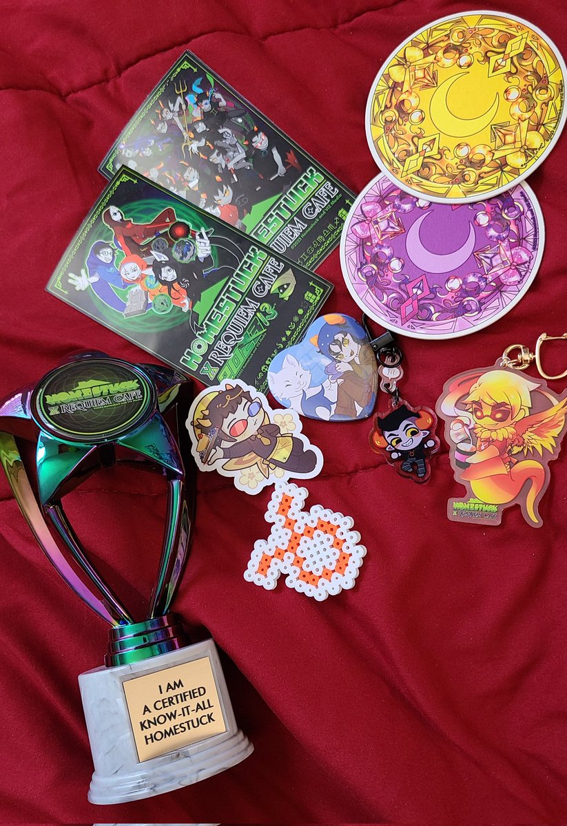 gl1tchm4g3's tweet photo. forgot to post the stuff i picked up at the 413 party!!
cafe sollux + tavros by @/choombie, little tavros charm by @/conjunx + @/endurae, nep + pounce pin by @/SpoonKnifey, perler taurus symbol by @/KodaOfHeart, rest is official collab merch <3 https://t.co/jC4XmqNwoJ