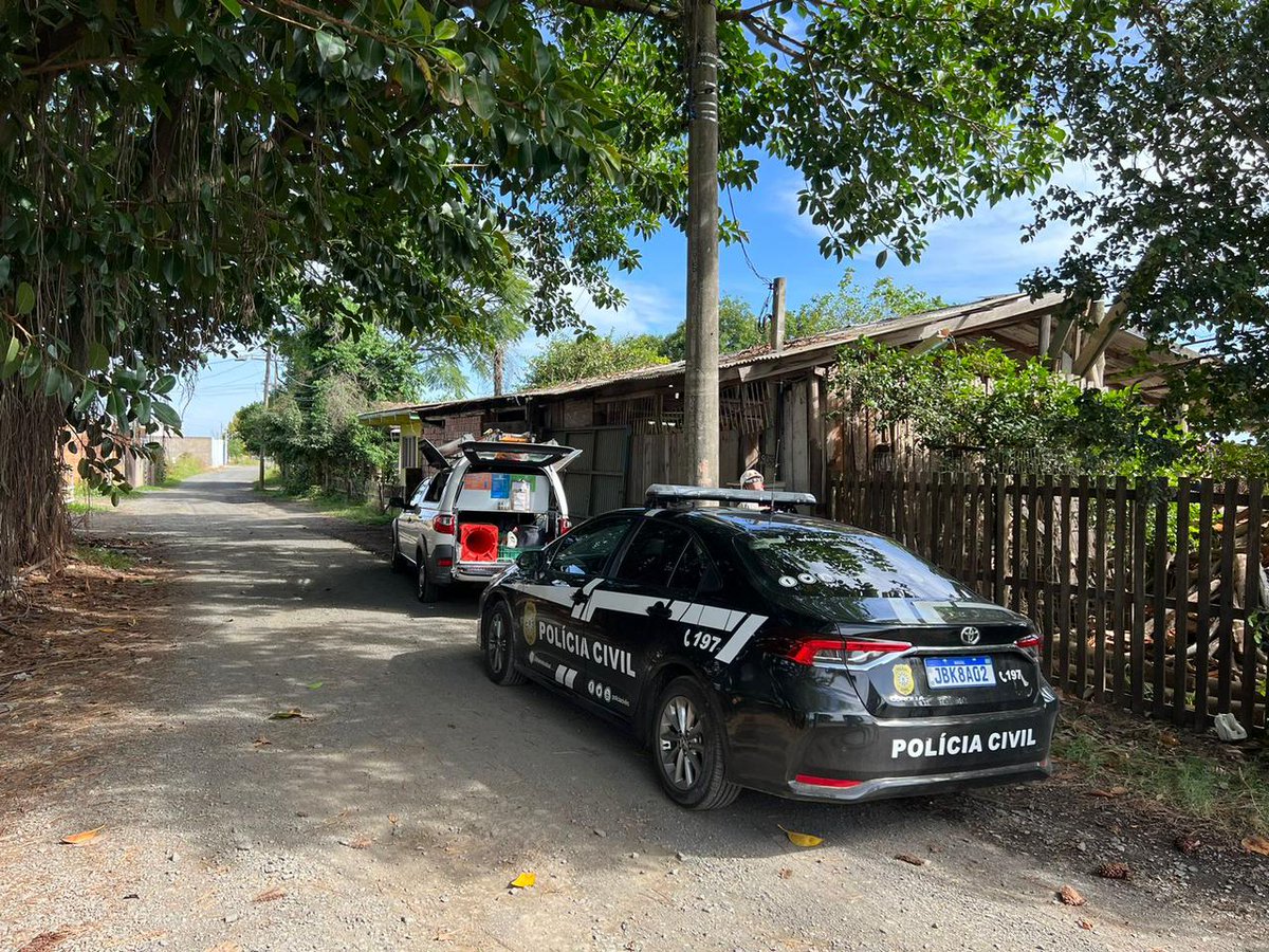 policiacivilrs's tweet photo. Polícia Civil deflagra #OpReacende e prende 4 pessoas em flagrante por furto de energia elétrica. As empresas deixavam de pagar uma média mensal de R$ 5 mil pelo furto de energia. A ação teve apoio da RGE Sul. #2DP_Canoas https://t.co/hkJAWdvilo