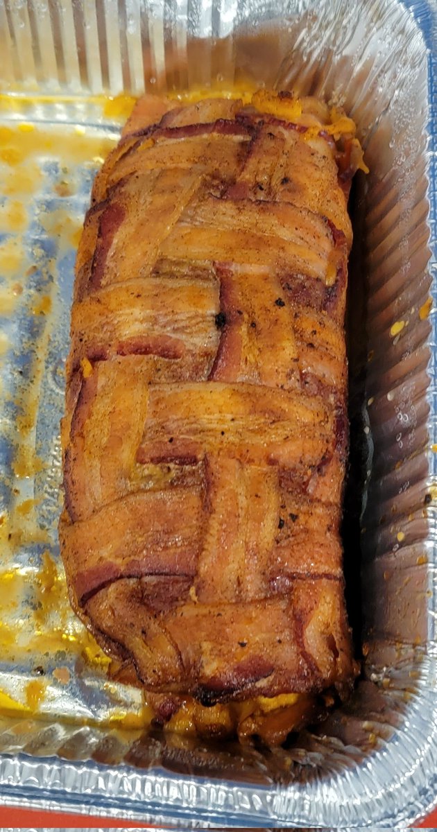Trash_BBQ's tweet photo. Hey, guess what? Surprise Smash or Pass! Smoked Breakfast Fatty! #trashpandabbq #breakfastfatty #smashpass #smoked #baconweave https://t.co/31wzE3aLYS