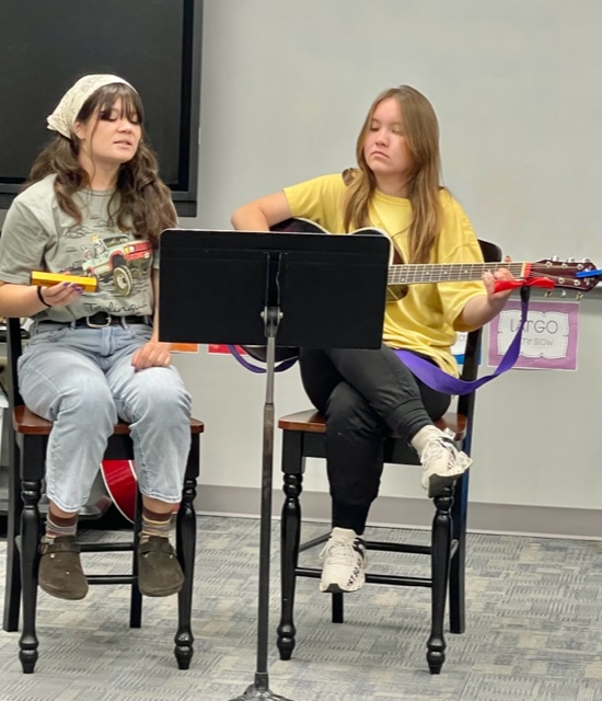 ChoirBrock's tweet photo. Thank you, Sydney Strand and Abbye Nash for coming to sing for Brock Junior High Choir classes this afternoon.
Way to make us all Brock Choir PROUD!!! https://t.co/8Qwgbkz7tY