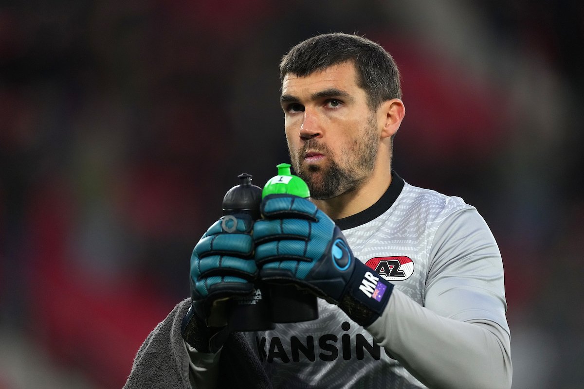 oranjefussball's tweet image. #AZ ALKMAAR IM HALBFINALE!!!! Matt Ryan hält gleich zwei Elfmeter von #Anderlecht - unter anderem von Ex-Ajacied Jan Vertonghen - und führt sein Team in die Vorschlussrunde! Sehr geil, AZ! ❤️🤍 #AZAND #uecl