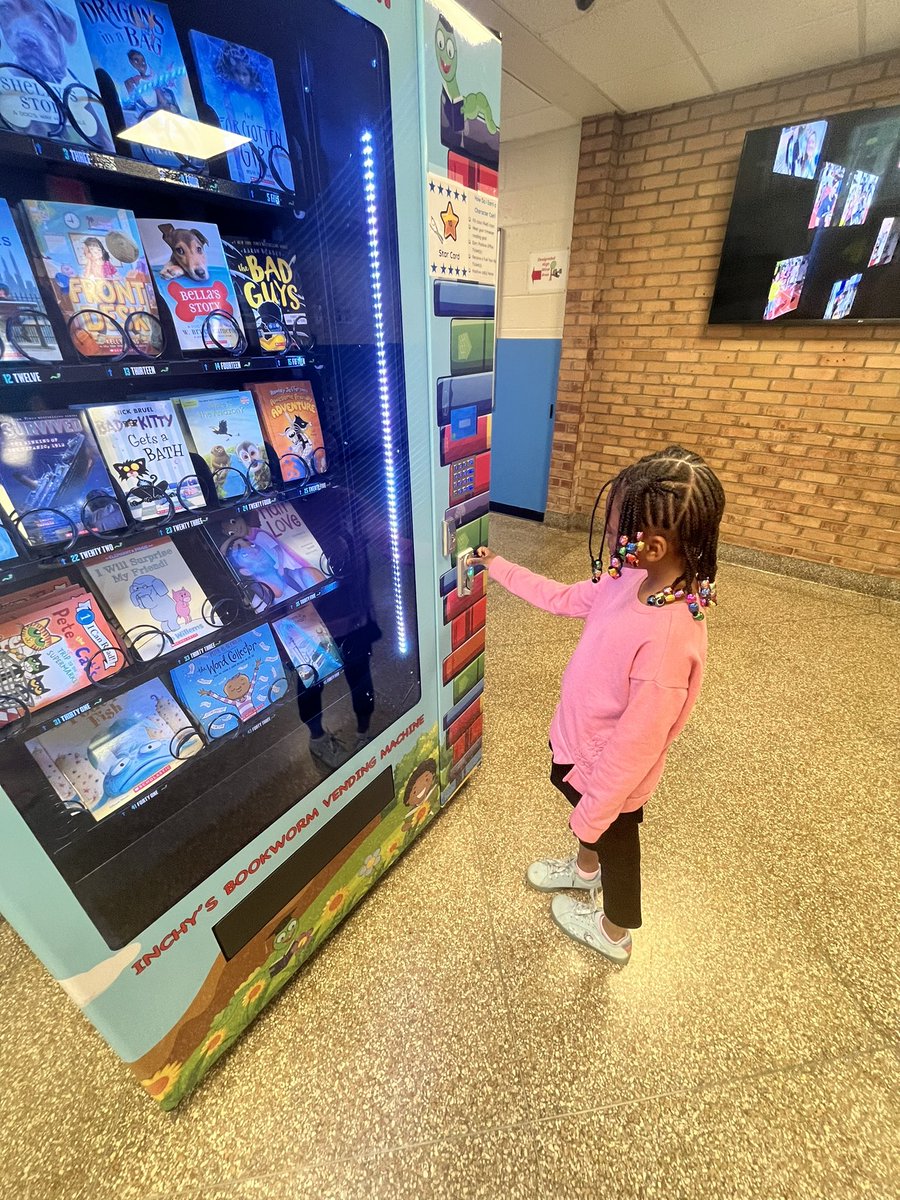 ConnorCougars's tweet photo. Congratulations to Deborah from Mrs. Kearneyโs class! She earned 10 character points and received a coin for the book vending machine!! #RPCREADS ๐พ๐#ConnorCougarsCare @rpccougarspta https://t.co/ASTxmyafiU