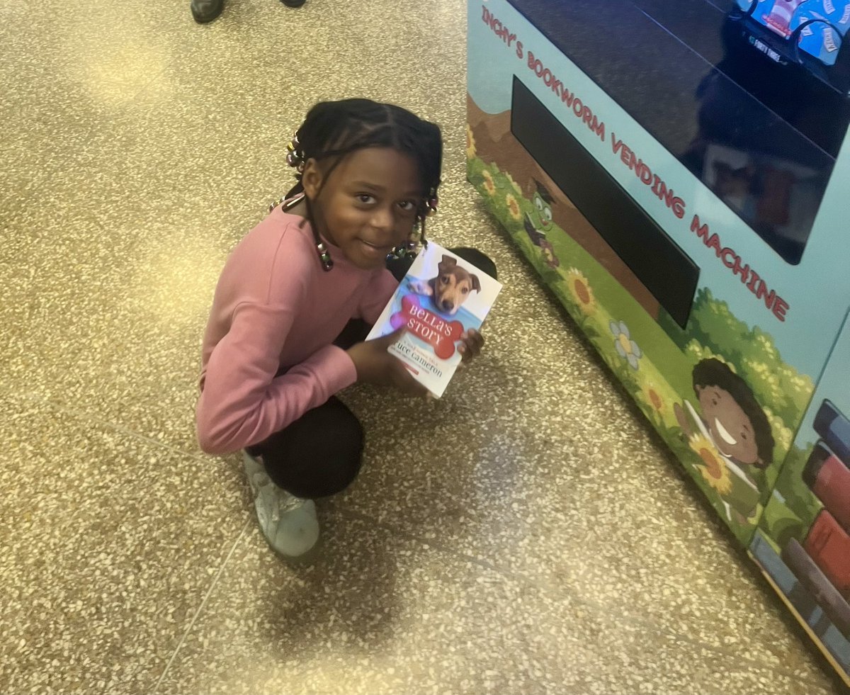 ConnorCougars's tweet photo. Congratulations to Deborah from Mrs. Kearneyโs class! She earned 10 character points and received a coin for the book vending machine!! #RPCREADS ๐พ๐#ConnorCougarsCare @rpccougarspta https://t.co/ASTxmyafiU