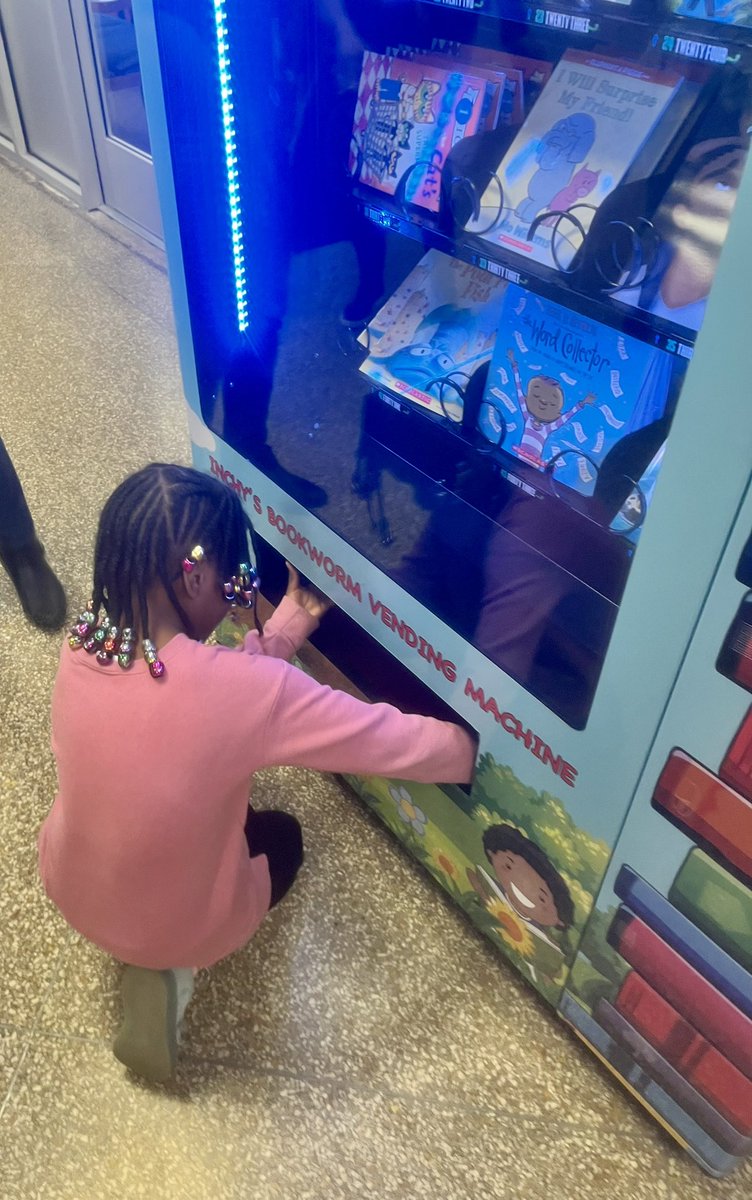 ConnorCougars's tweet photo. Congratulations to Deborah from Mrs. Kearneyโs class! She earned 10 character points and received a coin for the book vending machine!! #RPCREADS ๐พ๐#ConnorCougarsCare @rpccougarspta https://t.co/ASTxmyafiU