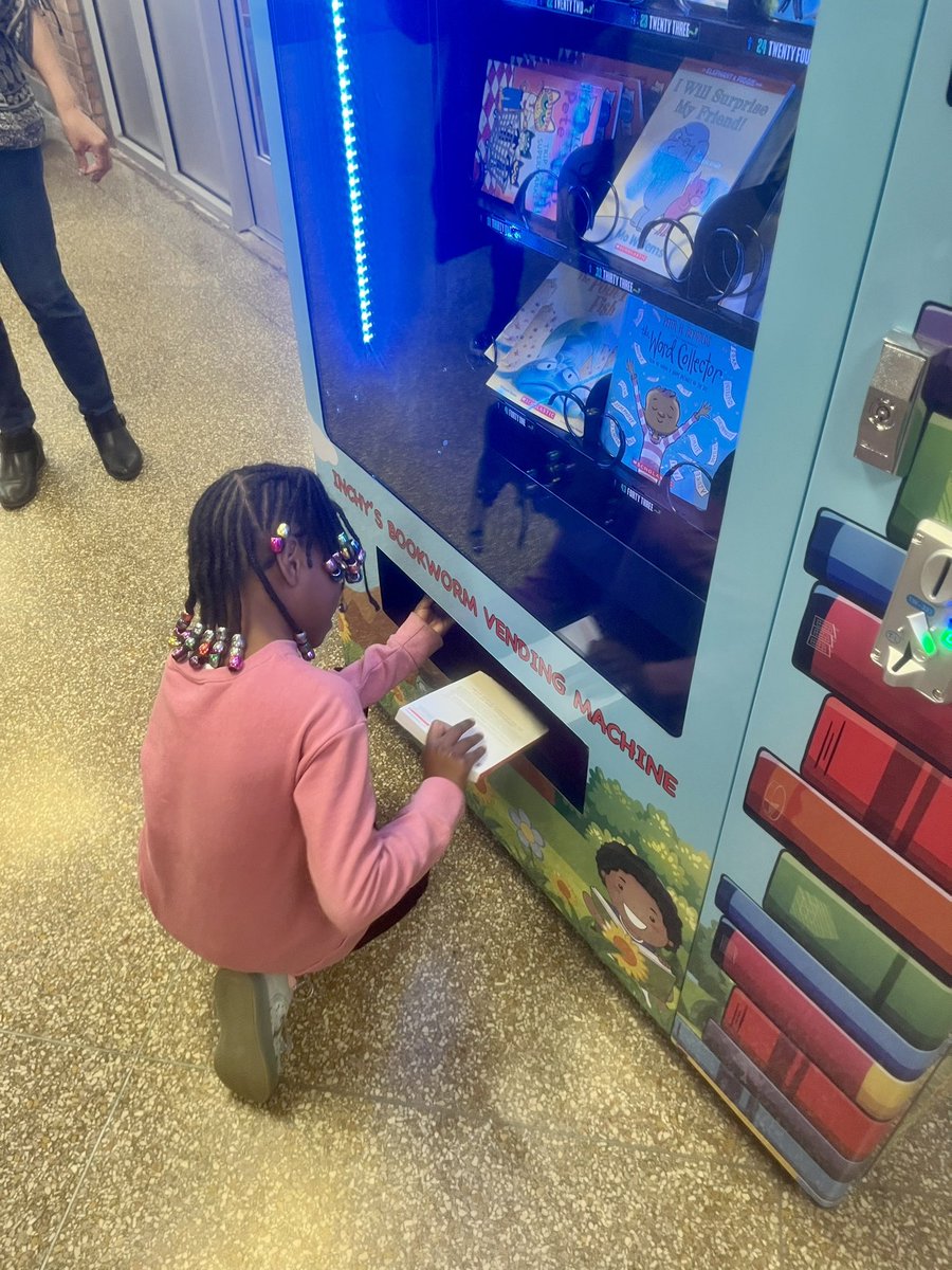 ConnorCougars's tweet photo. Congratulations to Deborah from Mrs. Kearneyโs class! She earned 10 character points and received a coin for the book vending machine!! #RPCREADS ๐พ๐#ConnorCougarsCare @rpccougarspta https://t.co/ASTxmyafiU