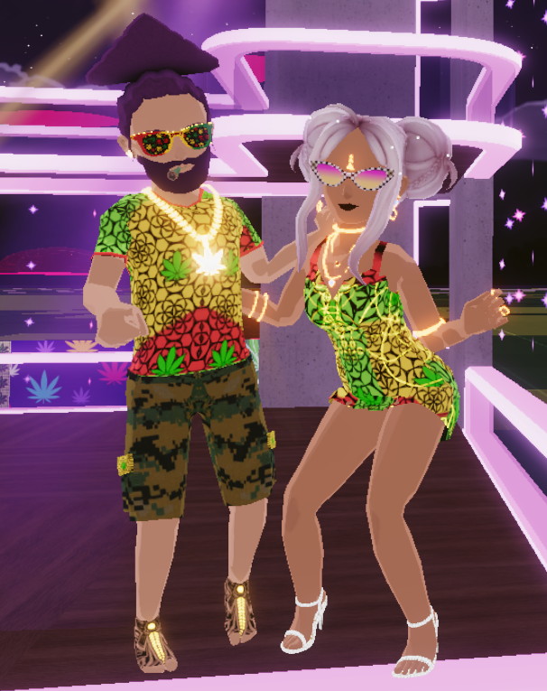 ****  420 FLASH GIVEAWAY  ***

4/20 DOPE at Dollhouse
4:20PT / 7:20 ET (-100,-100)

To celebrate, <a href="/SoultryDubs/">Soultry Dubs</a> has blessed me with a Sacred Tree Fit to give away!  

1.  Reply with your best 420 gif!
2. Tag a fren!
3. Like and Retweet! 

Modelled below with <a href="/RoadRunner778/">Shaw</a> !