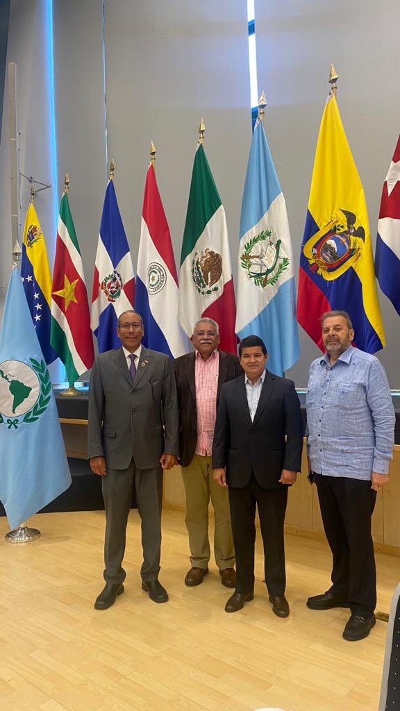 AProgresistaVE's tweet photo. #20DeAbril | Nuestro Secretario General integra la delegación parlamentaria de Venezuela presente en el Seminario Internacional Parlamentos y Entidades Fiscalizadoras Superiores organizado por el @Parlatino_org este 19 y 20 de abril en la ciudad de Panamá. 

@luisromeroc https://t.co/o0WRQ34o1n