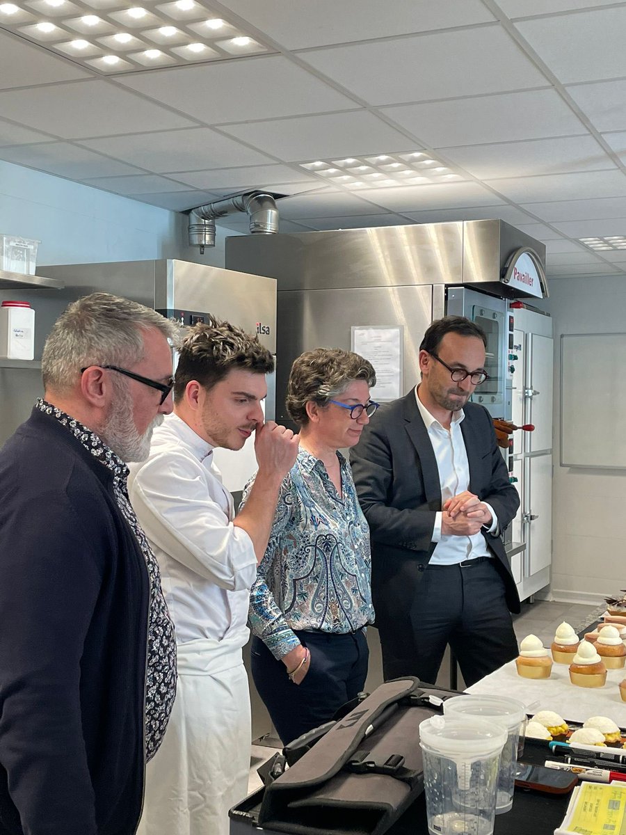 bdxfood's tweet photo. Cet après midi à @CulinaireFrance du depute  @T_Cazenave avec @AnneFahmy pour découvrir l’école et les infrastructures. https://t.co/KVj8P8njuc