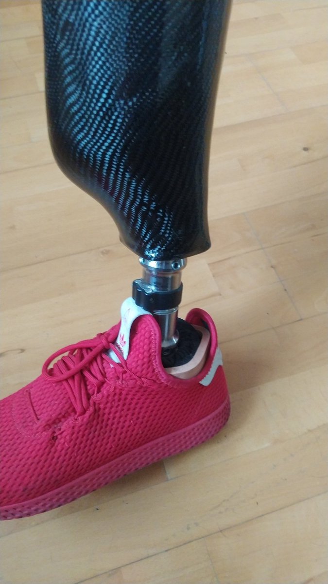 Dziś mija dokładnie dwa lata,jak straciłem nogę
Moja głupota
Ale nauczyło mnie to jednego
Cieszmy się z tego co mamy,bo możemy stracić
Pewnie jutro usunę ten wpis