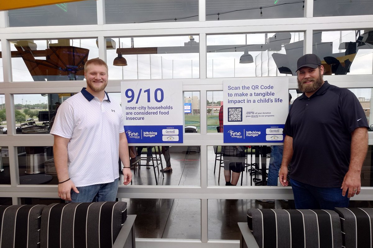 themrcarter_'s tweet photo. I had a great time interviewing one of the best Cowboys lineman to ever step on the field Travis Frederick and current Cowboys Tyler Biadasz. Both are @blockinghunger fighting food insecurity in Dallas It was an honor. shout to @toddarcher true class!#FightThePiglins #blockhunger https://t.co/Az0nfvg1Kh
