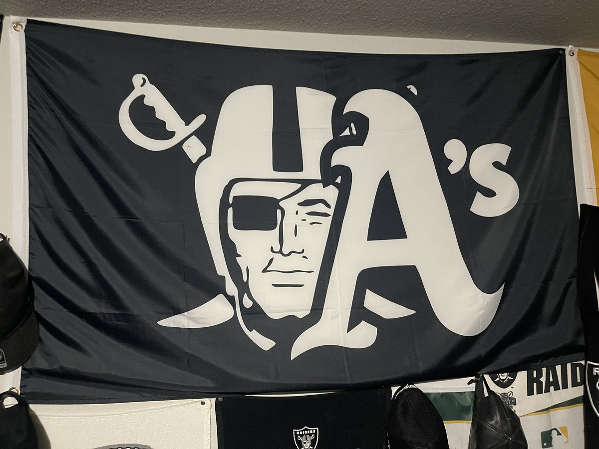 GraphkRaider's tweet photo. Guess my flag makes sense again lol 😂 https://t.co/OqIsW4BlP7