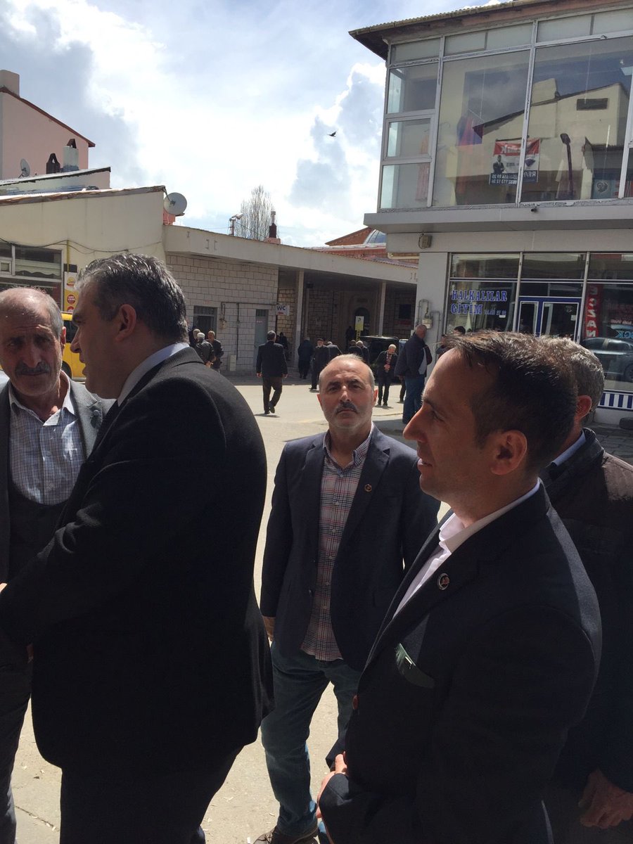 sedaacomakli's tweet photo. Büyük Birlik Partisi Erzurum  1 sıra milletvekili adayımız Prof. Dr. Şafak Ertan Çomaklı ve Büyük Birlik Partisi milletvekili adayları Merkez ve İlçelerde saha çalışmaları devam ediyor…. #barajyok #büyükbirlik #erzrumbbp @ProfDrComakli #erzurum #askale #oltu #olur #aziziye #cat https://t.co/8M4FZAmj74
