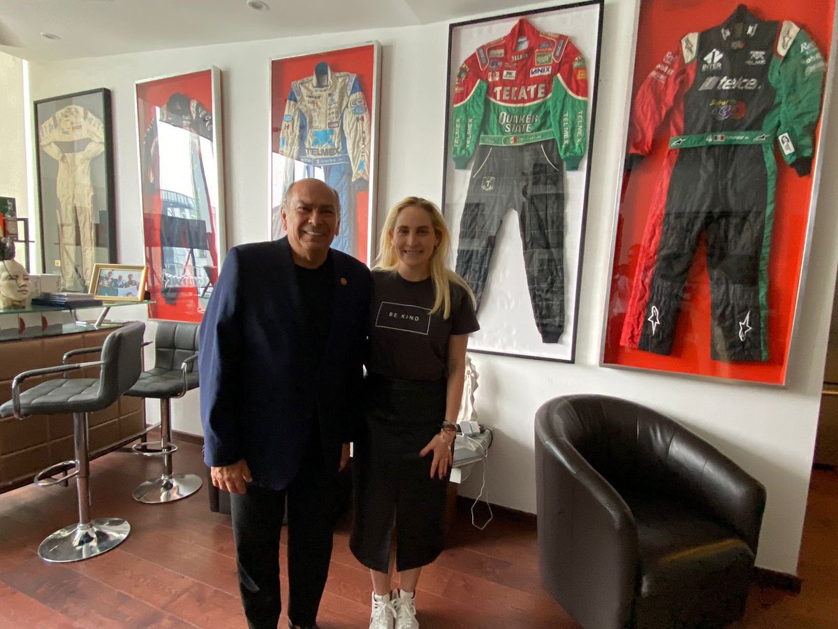 SusanaCueto7's tweet photo. Un verdadero honor platicar el día de hoy con @AntonioPerezMEX vamos construyendo sólido para que México brille en su máximo esplendor, gracias por sus palabras y sus consejos Diputado https://t.co/ZvpLCcB6S8