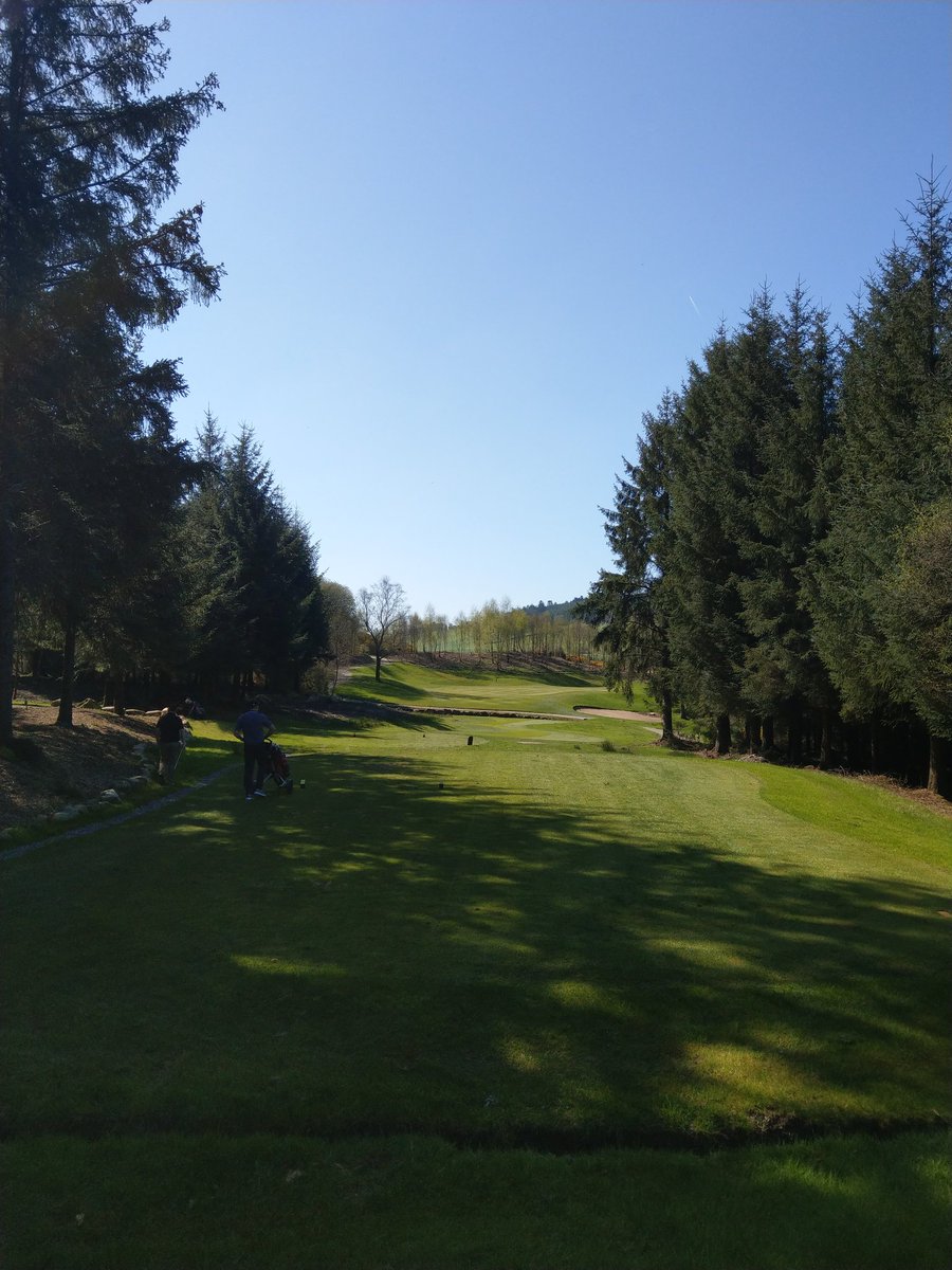 murr5patrick's tweet photo. "Happy Thursday's" #opensingles @macreddingolf #gloriousmacreddin👌⛳ great days golf guys.😎 Book online https://t.co/mklj6xJ1su👌🏌 https://t.co/v3UGKzoVAF