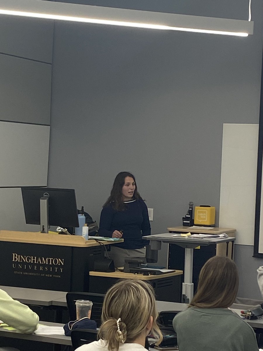 BtNVHealth's tweet photo. Class of 2018 alumna, Alaina Carman, spoke to current students this week about the pathway to medical school &amp; her personal experiences. Thanks &amp; congrats on your MA degree &amp; acceptance into UB med school! @BtNewVisions @CVCSDWarriors @HCSHORNETS https://t.co/jJ6yB5IW55