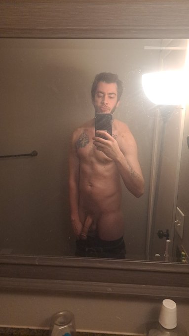 It's a beautiful day so hope yall are enjoying it 🤙 https://t.co/JGq9BNnNyY