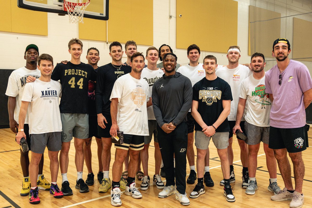 Had a great time at @ThePaintCrew 3v3 Basketball Tourney on Saturday helping to raise money for Rapheal’s charity, The Crew Life Foundation. If you’d like to learn more, visit raphealdavisbasketball.com. If you’d like to donate: connect.purdue.edu/s/givenow?dids…