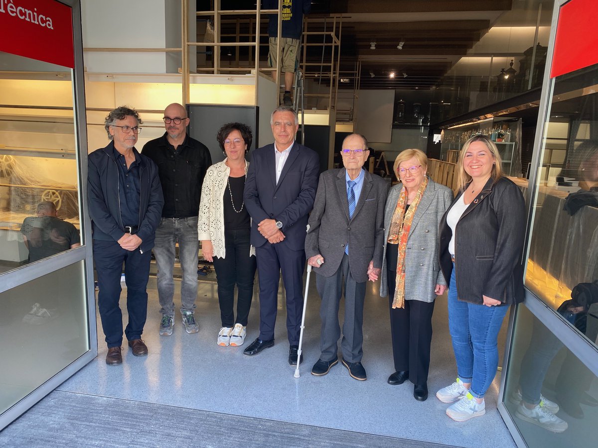 museumte's tweet photo. Ja queda menys per la inauguració de l'exposició del Primer centenari de Padrosa!! 🥳
El 28/04 a les 19h, ja podreu gaudir gratuïtament d'un viatge pels 100 anys de la #logística i de #Figueres

#centenaripadrosa 
#figuerescultura https://t.co/kKJX9KyVgP