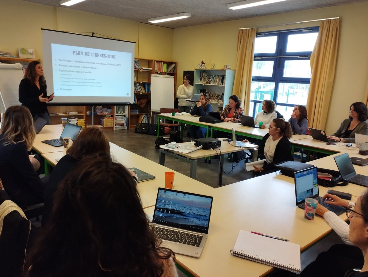 BlandineDelmar1's tweet photo. GT maternelle et ASH, une après-midi riche d’échanges entre formateurs https://t.co/yF9kHlIVVC